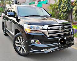 Rent Toyota Land Cruiser V8 in Karachi 